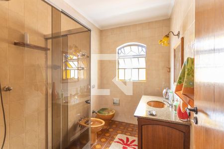 Casa à venda com 280m², 4 quartos e 4 vagasBanheiro Suíte 1