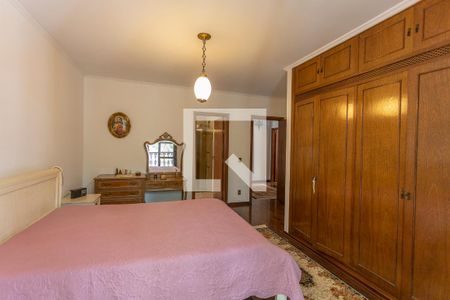 Casa à venda com 280m², 4 quartos e 4 vagasSuíte 2