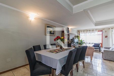 Casa à venda com 205m², 3 quartos e 3 vagasSala