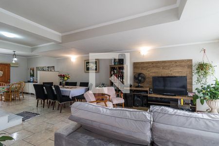 Casa à venda com 205m², 3 quartos e 3 vagasSala