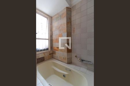 Casa à venda com 250m², 2 quartos e 2 vagasBanheiro 02