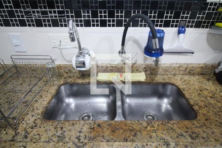 Casa à venda com 100m², 3 quartos e 4 vagasCozinha - Torneira