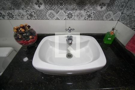 Casa à venda com 100m², 3 quartos e 4 vagasBanheiro da Suíte