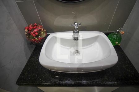 Casa à venda com 100m², 3 quartos e 4 vagasBanheiro 1