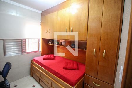 Casa à venda com 100m², 3 quartos e 4 vagasQuarto 2