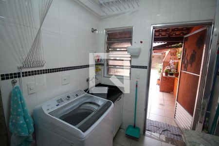 Casa à venda com 100m², 3 quartos e 4 vagasLavanderia