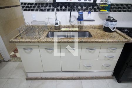 Casa à venda com 100m², 3 quartos e 4 vagasCozinha - Armários