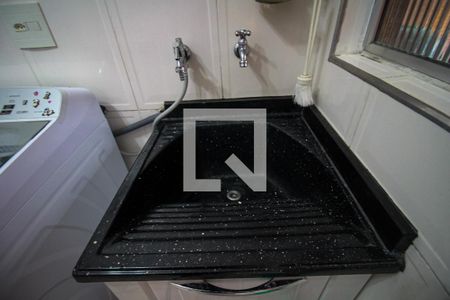 Casa à venda com 100m², 3 quartos e 4 vagasLavanderia (Torneira)