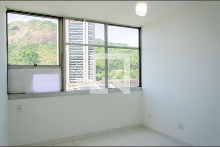 Apartamento à venda com 96m², 3 quartos e 1 vagaQuarto 2