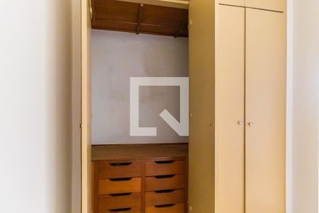 Apartamento à venda com 71m², 2 quartos e 1 vagaQuarto 2