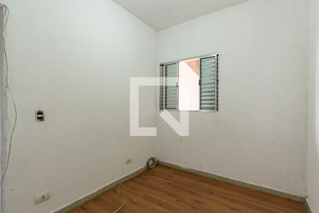 Quarto de casa para alugar com 1 quarto, 60m² em Jardim Oliveiras, Taboão da Serra