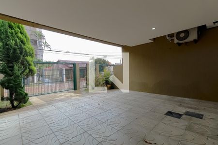 Casa à venda com 230m², 3 quartos e 3 vagas Casa à venda com 230m², 3 quartos e 3 vagasGaragem