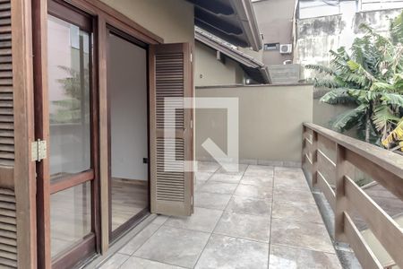 Casa à venda com 230m², 3 quartos e 3 vagas Casa à venda com 230m², 3 quartos e 3 vagasSacada quarto 2