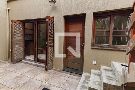 Casa à venda com 230m², 3 quartos e 3 vagas Casa à venda com 230m², 3 quartos e 3 vagasQuintal