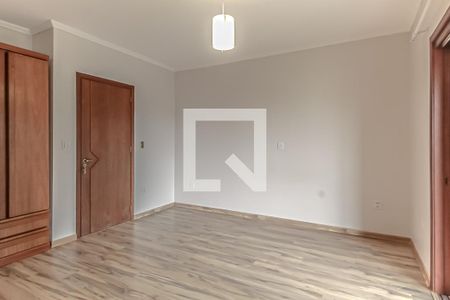 Casa à venda com 230m², 3 quartos e 3 vagas Casa à venda com 230m², 3 quartos e 3 vagasSuíte