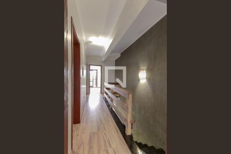 Casa à venda com 230m², 3 quartos e 3 vagas Casa à venda com 230m², 3 quartos e 3 vagasCorredor