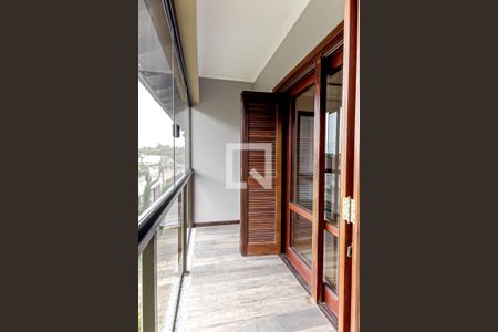 Casa à venda com 230m², 3 quartos e 3 vagas Casa à venda com 230m², 3 quartos e 3 vagasSacada da siíte