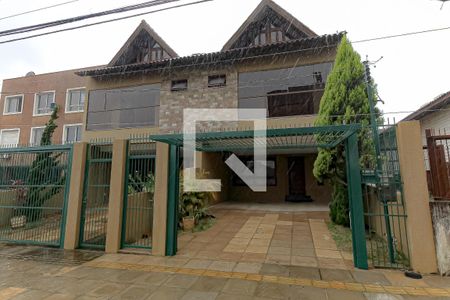 Casa à venda com 230m², 3 quartos e 3 vagas Casa à venda com 230m², 3 quartos e 3 vagasFachada