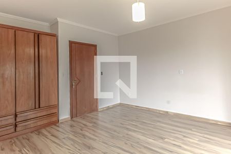 Casa à venda com 230m², 3 quartos e 3 vagas Casa à venda com 230m², 3 quartos e 3 vagasSuíte