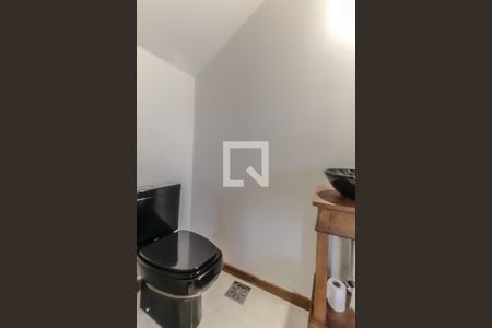 Casa à venda com 230m², 3 quartos e 3 vagas Casa à venda com 230m², 3 quartos e 3 vagasLavabo