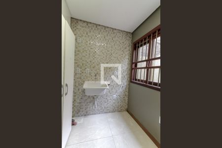 Casa à venda com 230m², 3 quartos e 3 vagas Casa à venda com 230m², 3 quartos e 3 vagasÁrea de serviço