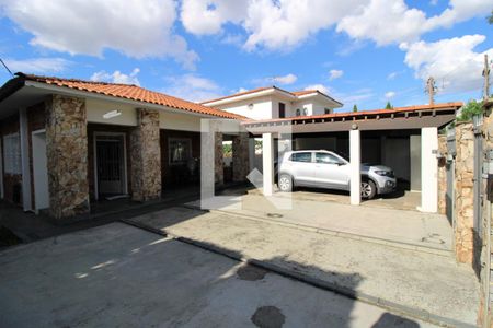 Casa à venda com 500m², 4 quartos e 8 vagasFachada interna 