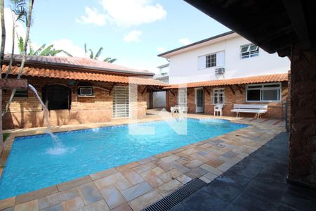 Casa à venda com 500m², 4 quartos e 8 vagasLazer 