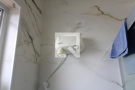 Casa à venda com 500m², 4 quartos e 8 vagasBanheiro da suíte 3 - Chuveiro