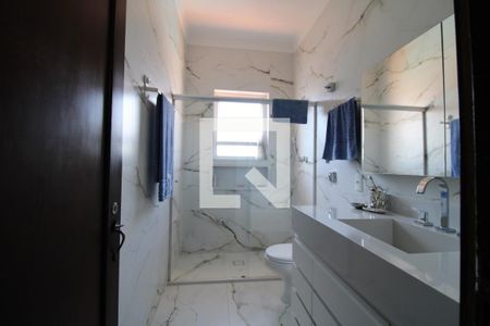 Casa à venda com 500m², 4 quartos e 8 vagasBanheiro da suíte 2 