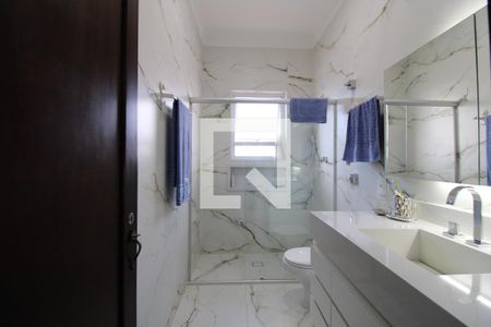 Casa à venda com 500m², 4 quartos e 8 vagasBanheiro da suíte 3 