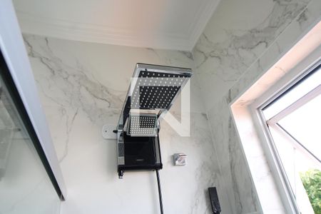 Casa à venda com 500m², 4 quartos e 8 vagasBanheiro da suíte 1 - Chuveiro