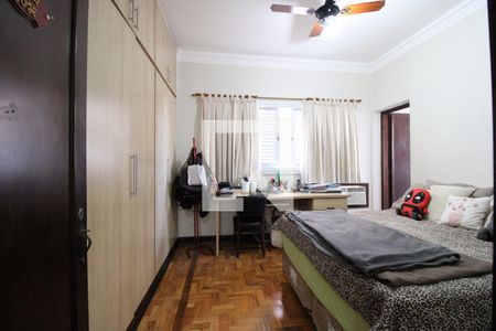 Casa à venda com 500m², 4 quartos e 8 vagasSuíte 2 