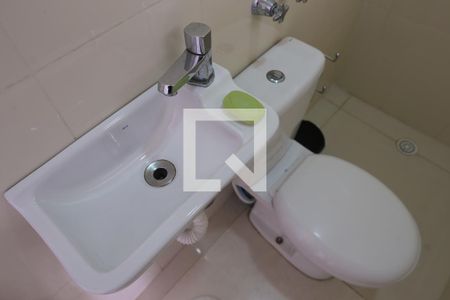 Casa à venda com 250m², 5 quartos e 2 vagasBanheiro da Área de Serviço