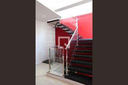 Casa à venda com 250m², 5 quartos e 2 vagasHall e Acesso a Cobertura