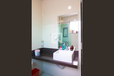 Casa à venda com 250m², 5 quartos e 2 vagasBanheiro 2