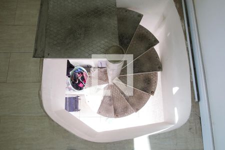 Casa à venda com 250m², 5 quartos e 2 vagasAcesso do Quarto 4 para Lavanderia