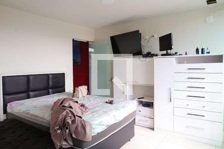 Casa à venda com 250m², 5 quartos e 2 vagasSuite