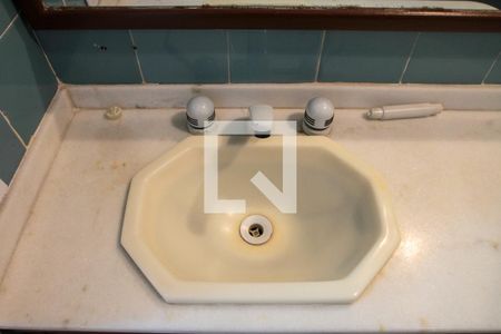 Apartamento à venda com 188m², 4 quartos e 2 vagas Apartamento à venda com 188m², 4 quartos e 2 vagasBanheiro 2