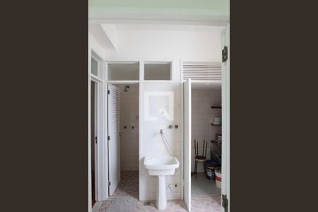 Apartamento à venda com 188m², 4 quartos e 2 vagas Apartamento à venda com 188m², 4 quartos e 2 vagasÁrea de Serviço