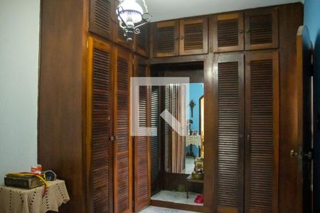 Casa à venda com 210m², 4 quartos e 3 vagasSuíte