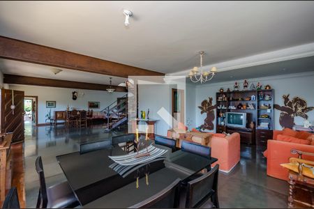 Sala de casa à venda com 5 quartos, 561m² em Ville de Montagne, Nova Lima