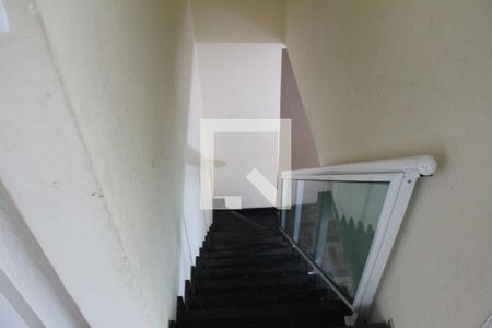 Escada de casa para alugar com 3 quartos, 80m² em Colubande, São Gonçalo