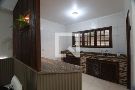 Casa à venda com 180m², 3 quartos e 2 vagasCozinha - Armários