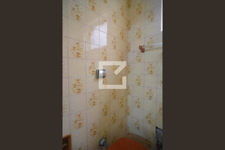 Banheiro de apartamento à venda com 1 quarto, 40m² em Floresta, Porto Alegre