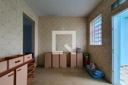 Casa à venda com 200m², 4 quartos e sem vaga Casa à venda com 200m², 4 quartos e sem vagaCozinha