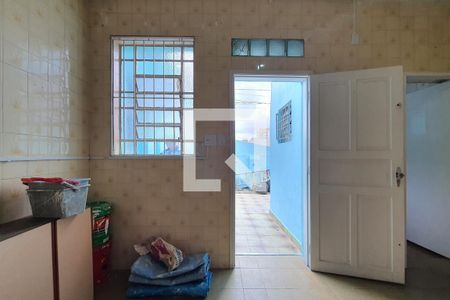 Casa à venda com 200m², 4 quartos e sem vaga Casa à venda com 200m², 4 quartos e sem vagaCozinha