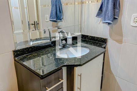 Casa à venda com 135m², 4 quartos e 4 vagas Casa à venda com 135m², 4 quartos e 4 vagasDetalhe Banheiro