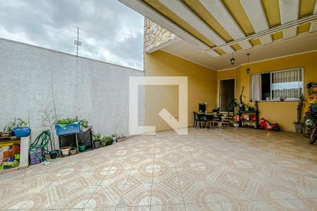 Casa à venda com 135m², 4 quartos e 4 vagas Casa à venda com 135m², 4 quartos e 4 vagasGaragem