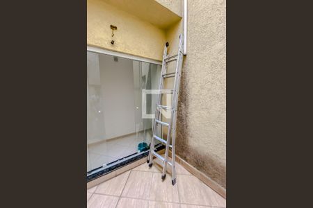 Casa à venda com 135m², 4 quartos e 4 vagas Casa à venda com 135m², 4 quartos e 4 vagasArea COmun