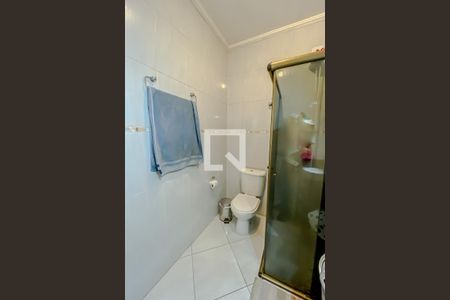 Casa à venda com 135m², 4 quartos e 4 vagas Casa à venda com 135m², 4 quartos e 4 vagasBanheiro